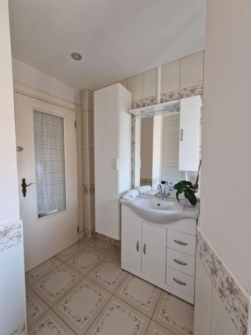 Beautiful Aparment Next To The Border 4 Room Saint-Louis  Bagian luar foto
